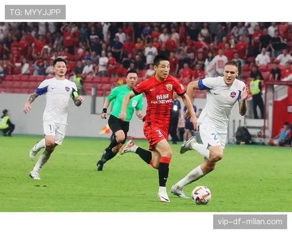 足球门将滑倒扑空被吊射，赛后自黑发朋友圈：今日丢人集锦第一名